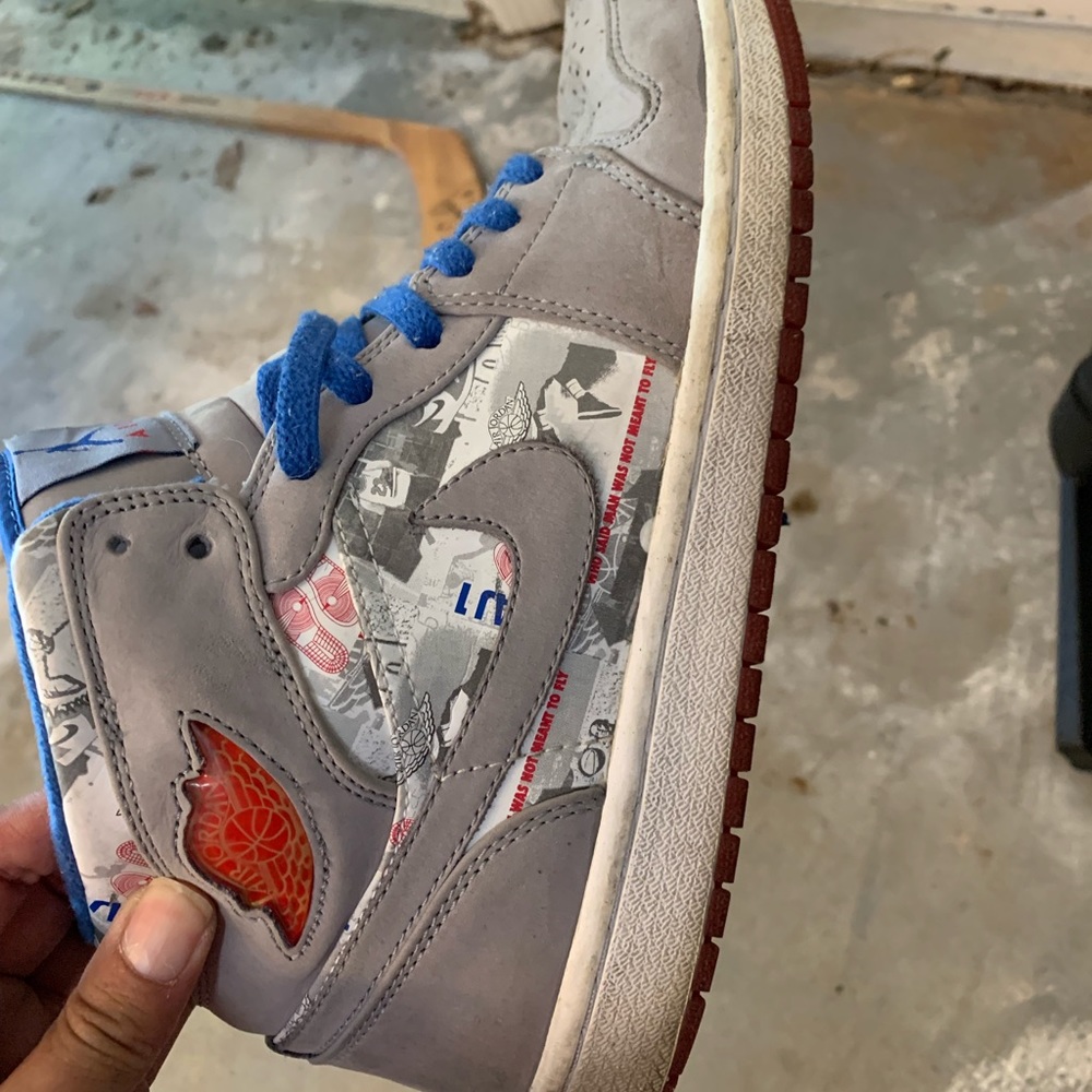 High top Nike’s size 9